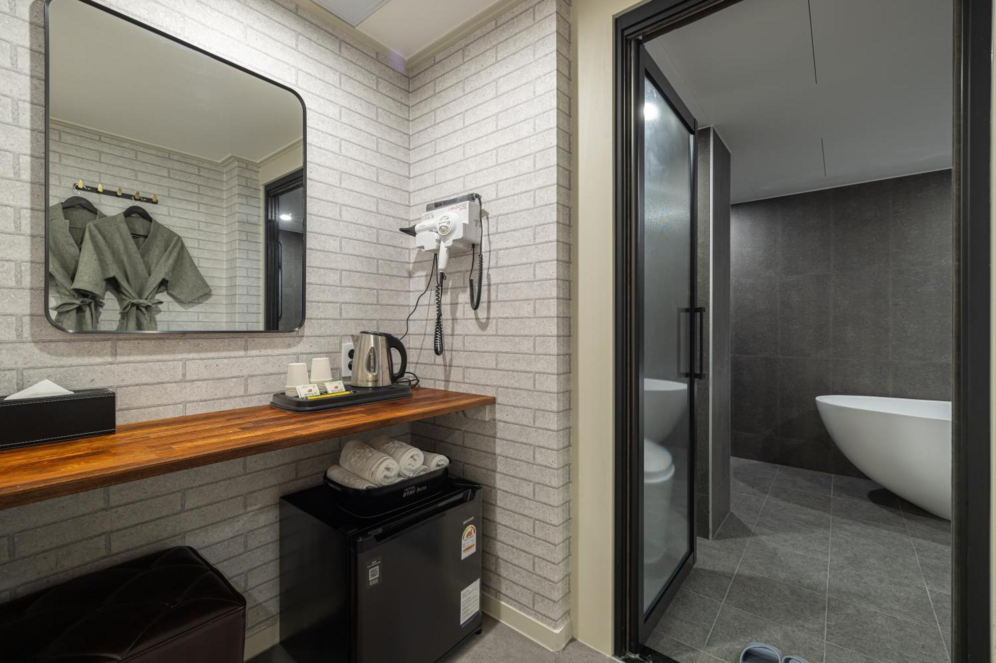 Hotel Stay Inn Сеул Екстериор снимка